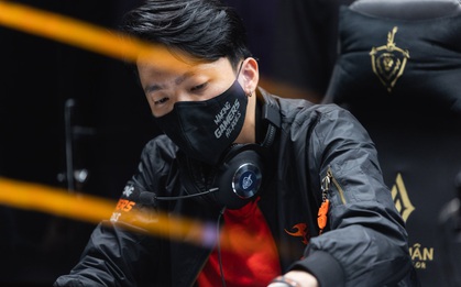 Trai đẹp Team Flash bị cộng đồng chỉ trích dữ dội, nhưng với góc nghiêng thần thánh, fan girl chốt hạ "đẹp trai là được tha thứ"