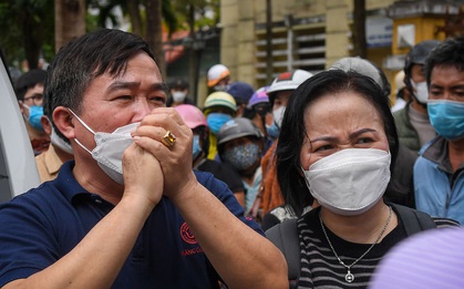 Bố thiếu nữ tử nạn trong vụ chìm ca nô: "Cảm ơn bà con Hội An, bố con tôi về đây"