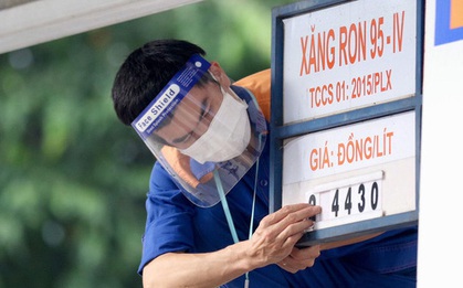 Chuyên gia VinaCapital dự báo giá xăng Việt Nam có thể tăng thêm 30% trong vài tháng tới