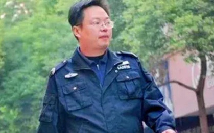 Anh bảo vệ trông rất bình thường nhưng quá khứ 20 năm trước của anh khiến ai cũng sốc: Học giỏi mà EQ thấp thì đời khó phất được!