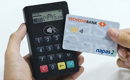 Tài khoản ngân hàng không hoạt động hơn 12 tháng, nộp tiền vào có bị trừ các khoản phí chưa thanh toán?