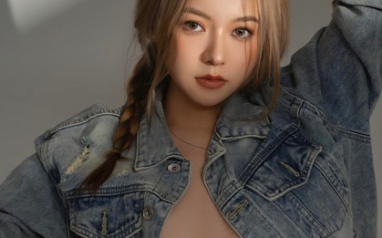 Từng khiến một cặp tình nhân tranh cãi vì quá sexy, nàng streamer chơi lớn, “thả rông” luôn trong bộ ảnh mới