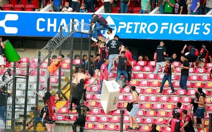 SỐC: Giải VĐQG Mexico hỗn chiến kinh hoàng, 2 người thiệt mạng