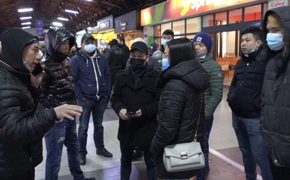 Không yêu cầu xét nghiệm COVID-19 với bà con người Việt từ Ukraine về nước