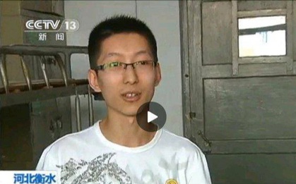 Vì 1 cuộc phỏng vấn, nam sinh này khiến cả nước nghĩ rằng em bị "ép học đến phát điên": Cái kết 10 năm sau khiến ai cũng nín lặng