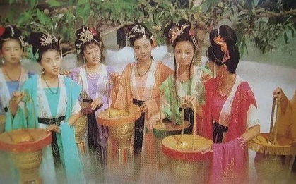 Xuất hiện le lói trong Tây Du Ký 1986, có ai ngờ ngoài đời cô gái này TỐT NGHIỆP 2 trường đại học: Giờ là sao lớn nhà nhà biết mặt