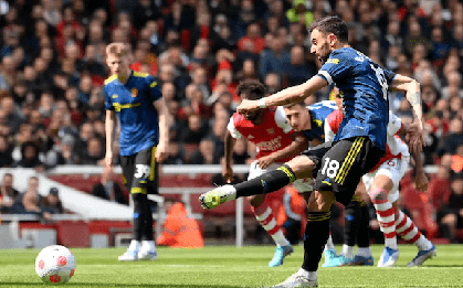Ronaldo đã nói gì khi Bruno Fernandes đá hỏng 11m trước Arsenal?