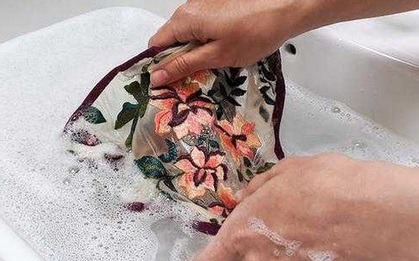 2 dấu hiệu bất thường trên quần lót là đặc điểm của bệnh ung thư cổ tử cung mà bạn có thể tự kiểm tra ngay