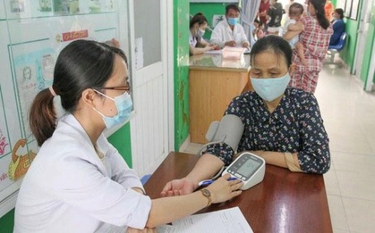 TP.HCM đề xuất trả lương 7-9 triệu đồng/tháng cho y, bác sĩ cao tuổi làm việc ở trạm y tế