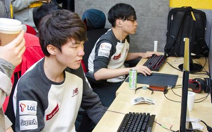 CEO T1 cho biết Faker và cả đội từng sinh hoạt trong điều kiện tồi tệ: "Chỉ nhận ra họ nhờ tủ đựng cúp"