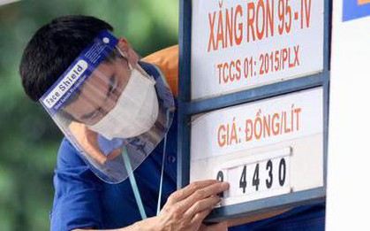 Giá xăng tăng cao nhất trong lịch sử, gần chạm mốc 30.000 đồng/lít