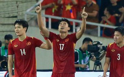 Khoảnh khắc cảm xúc: Nhâm Mạnh Dũng đánh đầu giúp U23 Việt Nam vô địch SEA Games 31