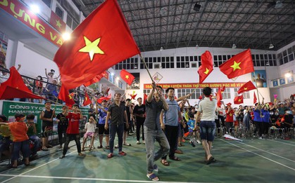 Người dân Mê Linh vỡ òa trong niềm vui chiến thắng của U23 Việt Nam
