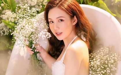 ''Y tá Ngọc'' Phố Trong Làng khoe sắc ngọt ngào trong bộ ảnh gợi cảm