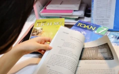 Bộ trưởng Giáo dục và Đào tạo lý giải việc giá sách giáo khoa mới tăng gấp 2-3 lần