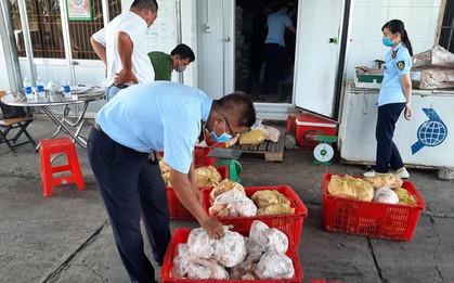 Phát hiện gần 3,5 tạ đùi gà, móng trâu, má heo không rõ nguồn gốc