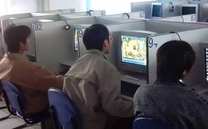 Bạn bè, người chơi bỏ game hết, nam game thủ vẫn miệt mài chơi một mình suốt 15 năm, độc bá server