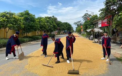 Bộ ảnh kỷ yếu "hiếm có khó đạo nhái" của học sinh Nghệ An