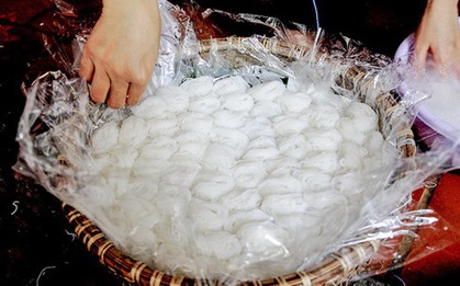 Những người gánh quang gánh lệch và vắt bún Tứ Kỳ có gì lạ mà hồi sinh được một món đặc sản chỉ Thủ đô mới có