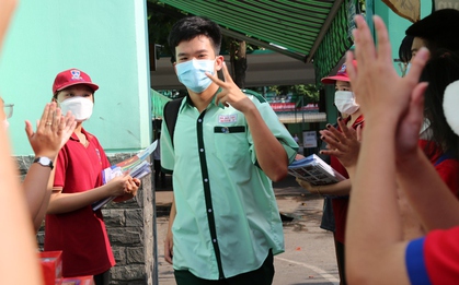 Kết thúc môn Ngoại ngữ thi vào lớp 10 TP.HCM: Tiếp tục là đề dễ, điểm 7-8 trong tầm tay