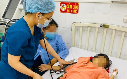 Cấp cứu thành công bé gái 9 tuổi bị u nang bì buồng trứng xoắn hoại tử