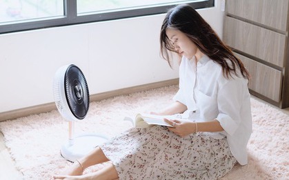 Chiếc quạt chân ái thời hiện đại: Quạt sạc điện thiết kế đẹp, lại gấp gọn mang đi dã ngoại thoải mái