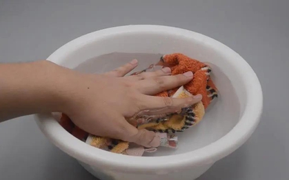 Mùa hè bật điều hòa, hãy treo một chiếc khăn trong phòng