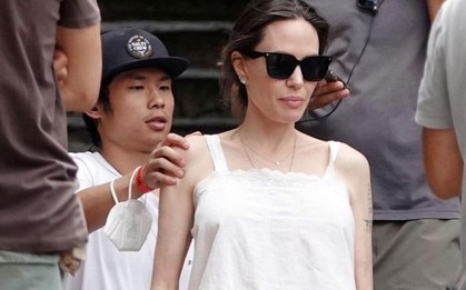 Angelina Jolie tái xuất rạng ngời trên phim trường, Pax Thiên chăm sóc mẹ tận tình