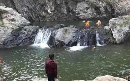 Đi tắm thác sau tiệc đám cưới ở Quảng Trị, một thanh niên tử vong