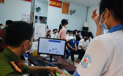TP.HCM: Đình chỉ công tác một đại uý công an nhận tiền để làm nhanh CCCD gắn chip