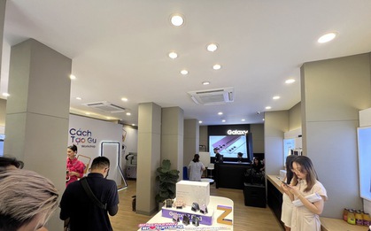 SamCenter mở chương trình tự thiết kế ốp lưng Galaxy Z Flip3