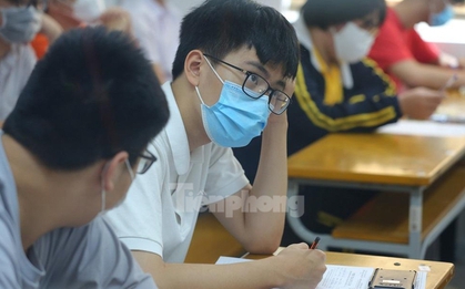 Hình ảnh hơn 3.700 thí sinh dự thi lớp 10 trường chuyên ở Hà Nội