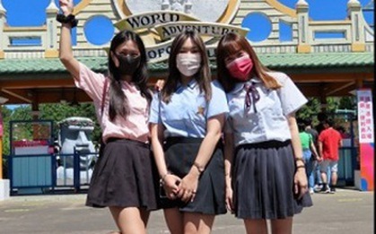 Công viên bị "ném đá" vì chương trình ưu đãi dành cho người mặc váy ngắn