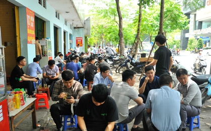 Không ngủ trưa, nhân viên văn phòng Hà Nội chọn "làm cốc trà đá chém gió" thành thú vui vào giờ nghỉ, mọi "drama" hay cơn stress được xả hết từ đây?
