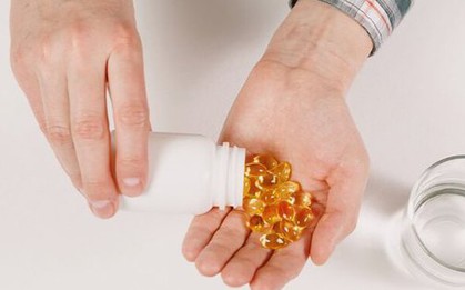 Chống nắng: Dùng viên uống sao cho hiệu quả? Da dầu mụn nên lựa chọn loại kem nào?