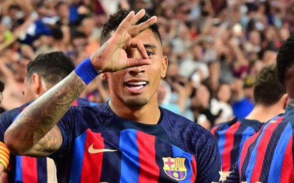 Lewandowski tịt ngòi, Barca vẫn hạ Real nhờ siêu phẩm của Raphinha