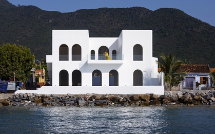 Ngôi nhà tựa Santorini thu nhỏ bên bờ biển Khánh Hòa với ngàn góc sống ảo