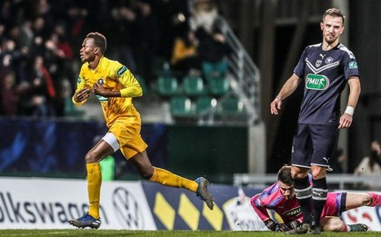 Đội bóng hàng xóm của Pau FC thoát "án tử"