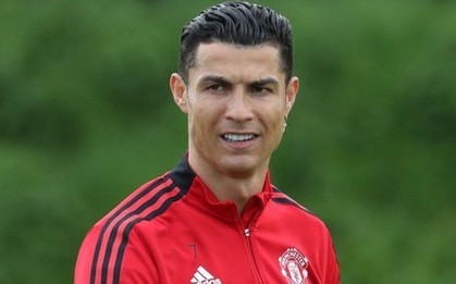Ronaldo ‘cầu xin MU giải phóng hợp đồng’