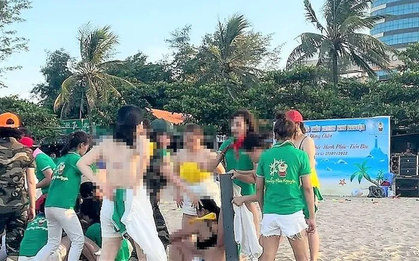 Phạt hành chính, yêu cầu công khai xin lỗi vụ nhóm phụ nữ "cởi đồ" chơi team building ở Cửa Lò
