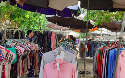 Nắng nóng đỉnh điểm, tiểu thương Hà Nội bán đồ chống nắng hốt bạc triệu mỗi ngày