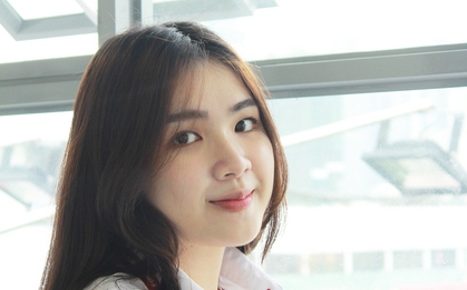 Từ bỏ du học Nhật vì mẹ mắc ung thư, phải vay mượn 40 triệu để ôn thi đại học, cô gái vẫn xuất sắc lập “cú đúp” đỗ thủ khoa
