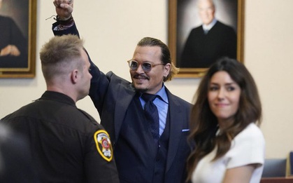 Johnny Depp kín tiếng hơn hậu thắng kiện