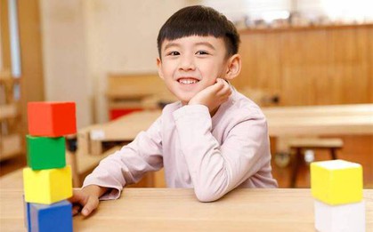 Giáo sư nổi tiếng bác bỏ việc nuôi dạy con trai cần "nghèo": Càng GIÀU những điều sau, cuộc đời con về sau càng tươi sáng