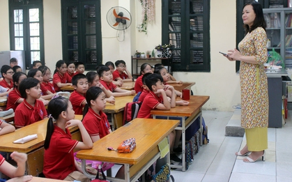 Địa phương lo ngại khi hàng trăm giáo viên bỏ việc vì lương không đủ sống