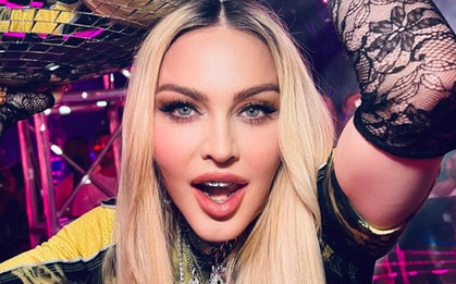 Madonna tiết lộ bộ trang phục suýt "hủy hoại sự nghiệp"