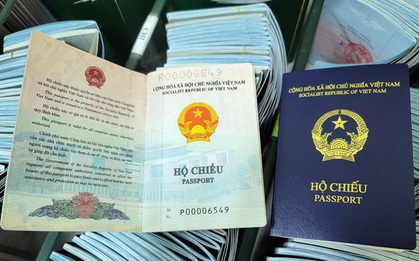 Đến lượt Czech không công nhận hộ chiếu mẫu mới xanh tím than của Việt Nam