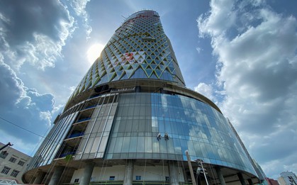 Cận cảnh tòa nhà hồi sinh sau 10 năm "ngủ quên" tại trung tâm TP.HCM