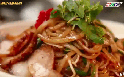 Nhà báo Mỹ "đổ gục" trước hương vị gây thương nhớ của bún Việt, có món nghe rất lạ tai
