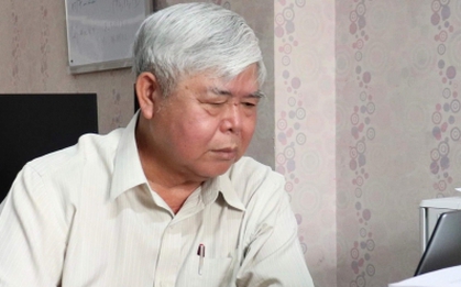 Thủ khoa thạc sĩ ở tuổi 72, cụ ông truyền cảm hứng học tập cho giới trẻ